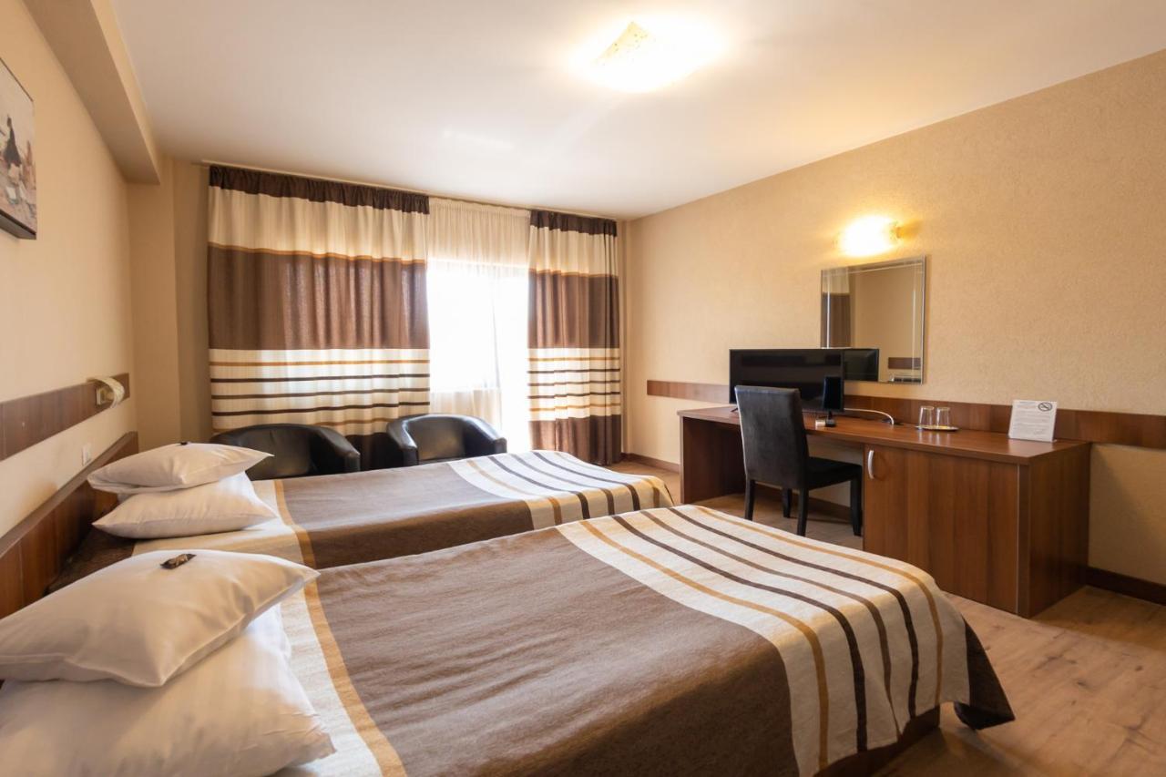 Hotel Crisana อาราด ภายนอก รูปภาพ
