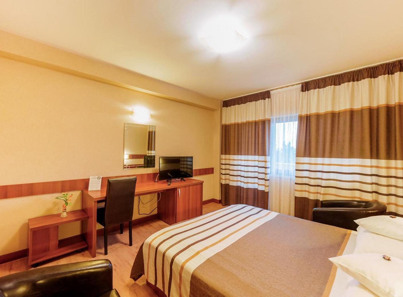 Hotel Crisana อาราด ภายนอก รูปภาพ