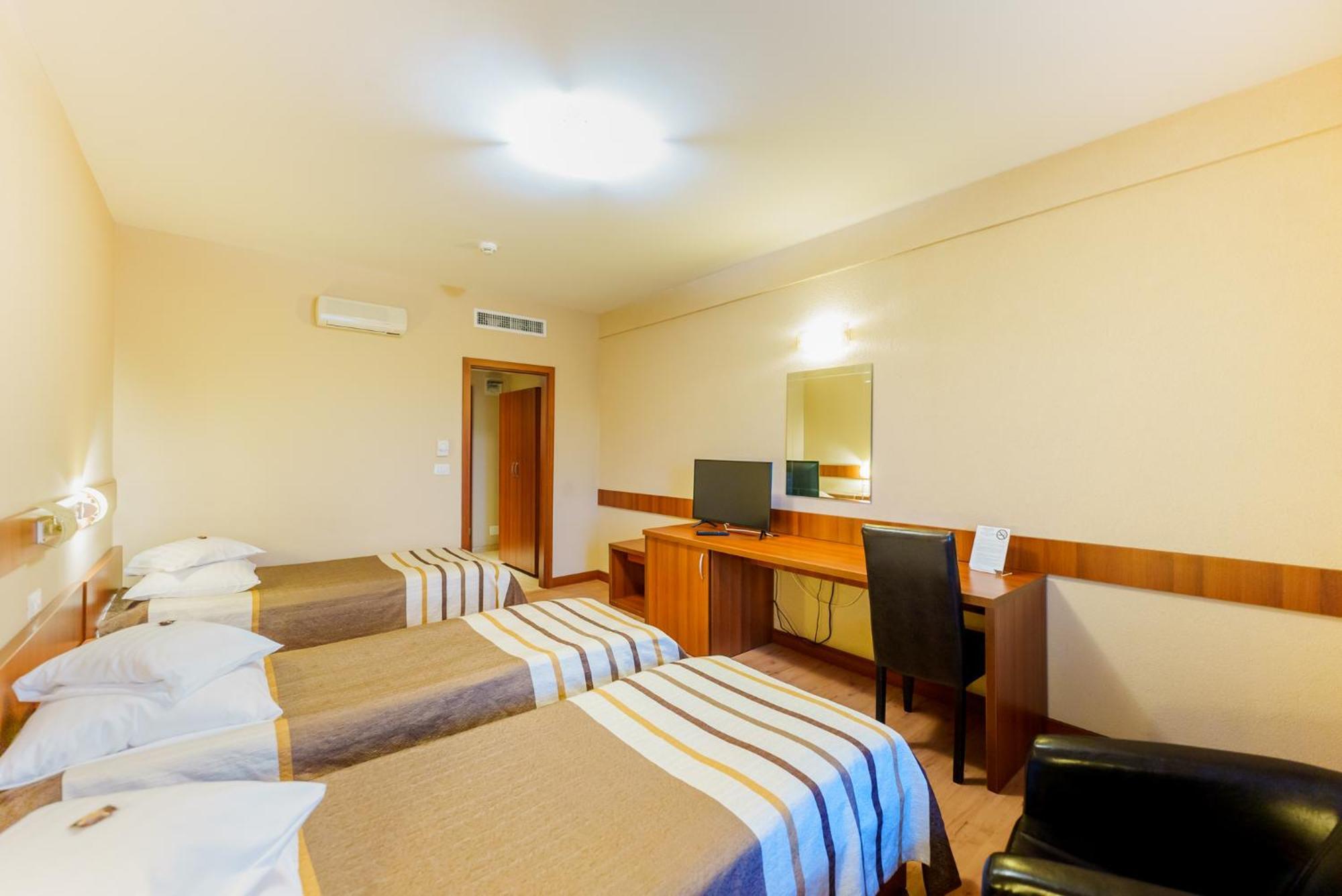 Hotel Crisana อาราด ภายนอก รูปภาพ