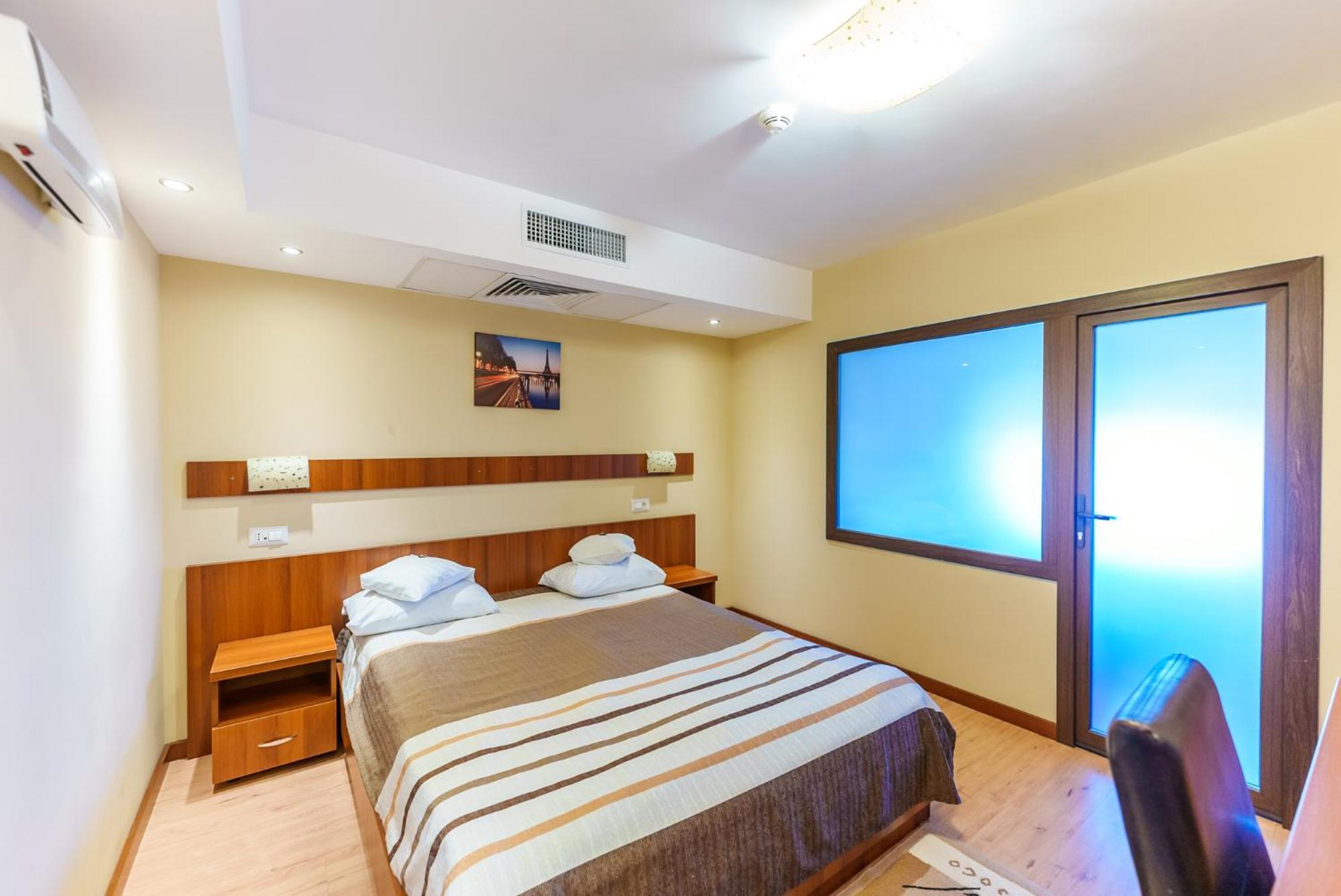 Hotel Crisana อาราด ภายนอก รูปภาพ